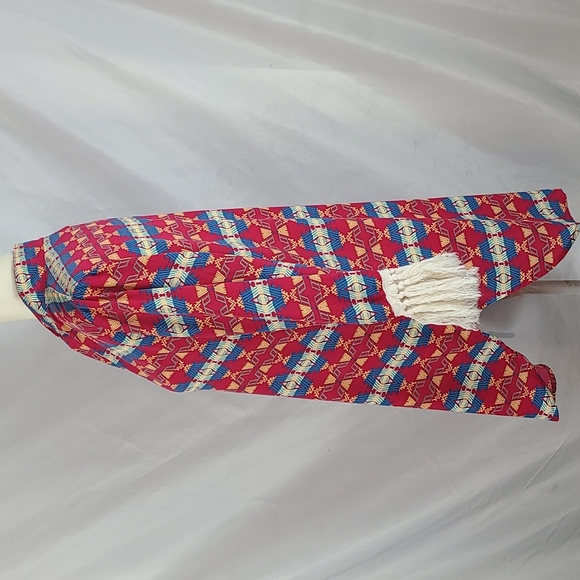 Yahada Southwestern Print Blouse - Picture 6 of 12